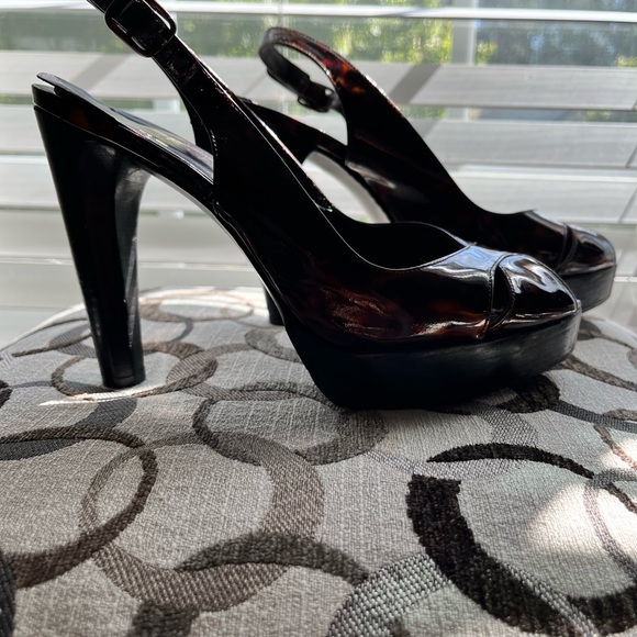 Stuart Weitzman Patent Leather Slingback Tortoise Shell Platform Heels - Size 6M - Picture 10 of 13